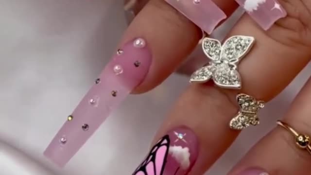 Nails butterfly