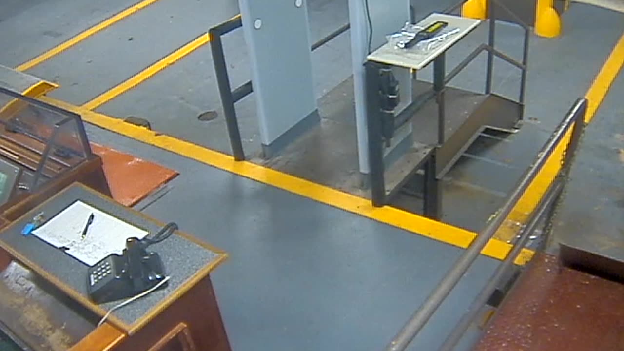 3205LHOBBACStLoadingDock_2021-01-06_21h40min42s367ms.mp4