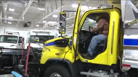 Truck driver to honor victims on snowplow in Waukesha Christmas Parade_4