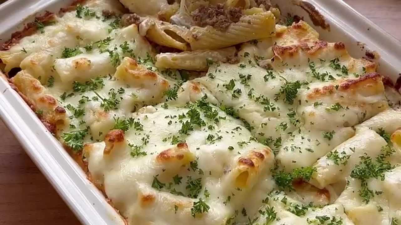 🧀😋 Delight in the Flavorful Cheesy Béchamel Dish! 🌟🍴