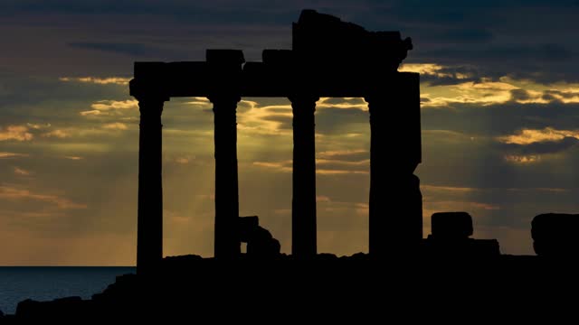 90 Seconds in: Athens