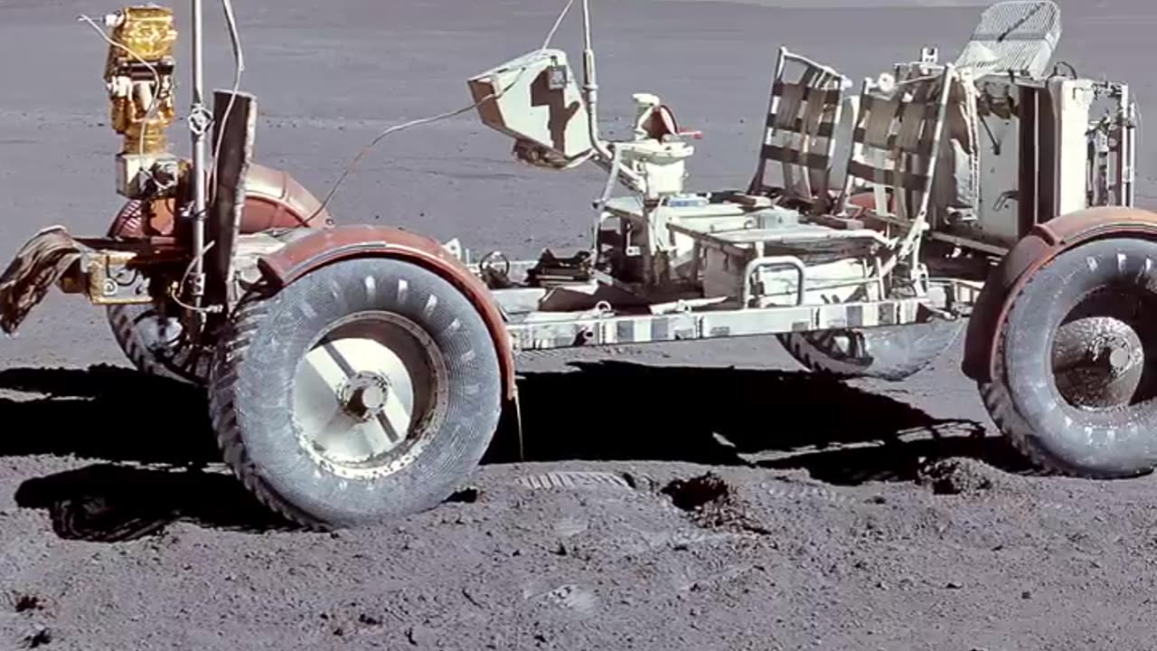 Audio: Som ET - 45 - Moon Credit: NASA/Johnson Space Center #nasa #moon #lua #lunar #roving