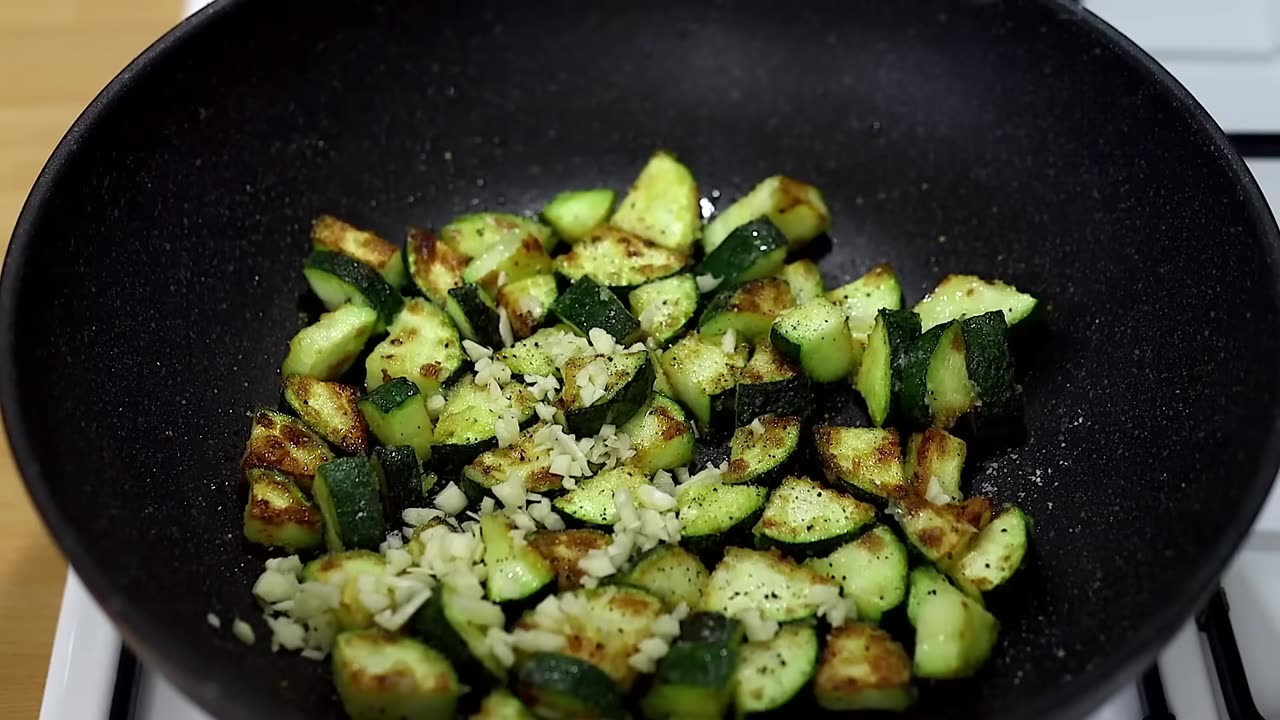 Quick recipe for fried zucchini. Very easy and delicious!