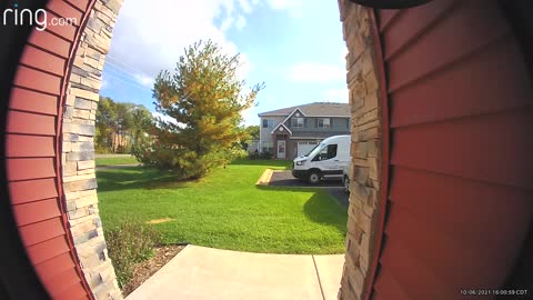 Amazon Driver Treats Delicate Packages Like Frisbees