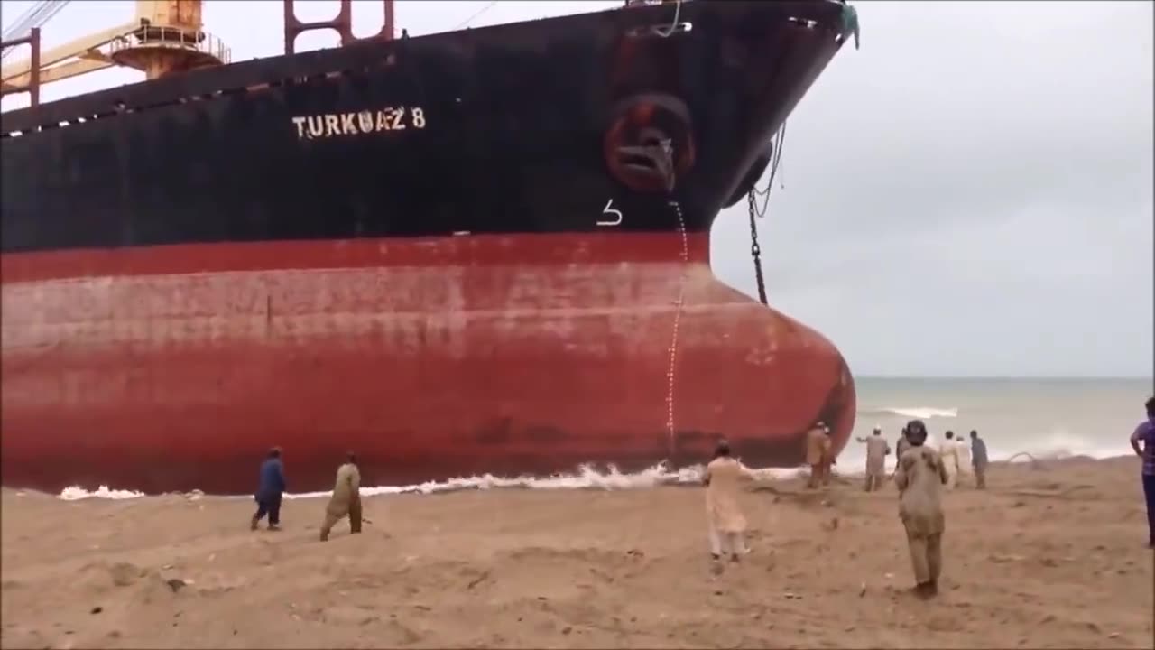 TOP 5 SHIPS CRASHING INTO SHORE