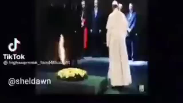 Pope Francis kisses the hands of Rothschild, Rockafella &, Kissinger,