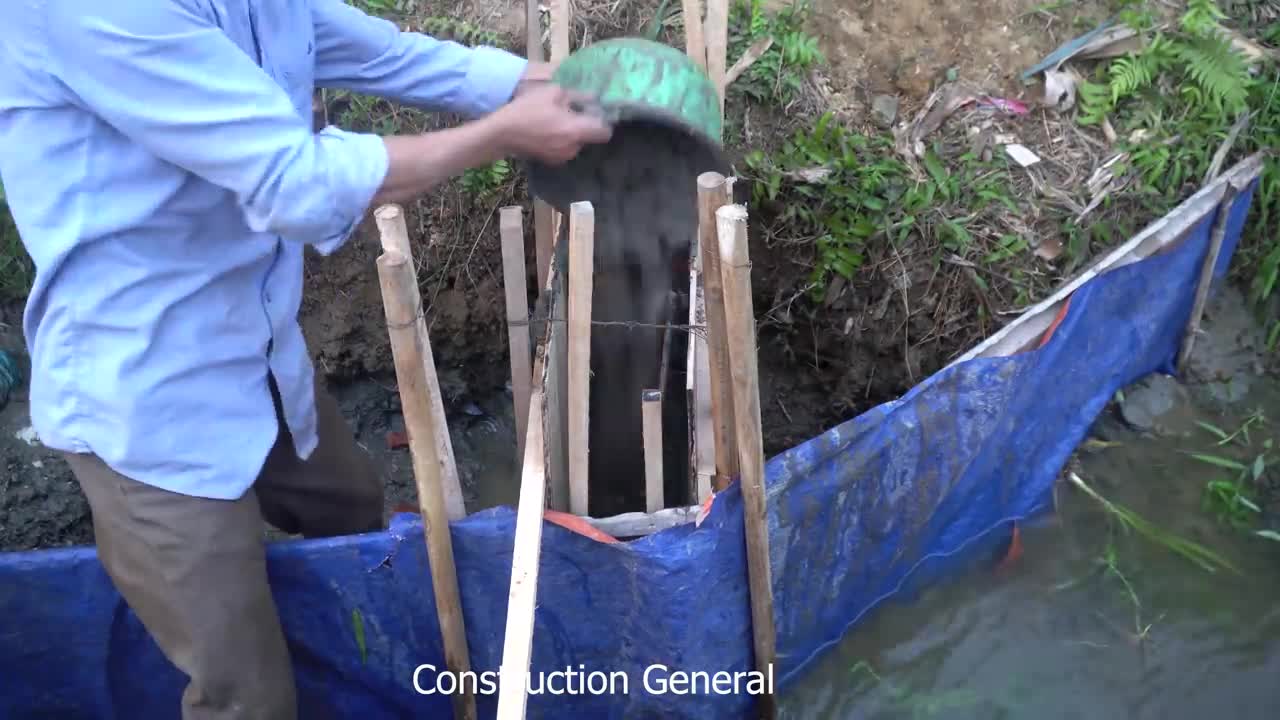 Blocking The Water Flow To Build Mini Hydroelectricity