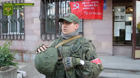 Obyvatelé osbobozeného Svetlodarsku vítají ruské osvoboditele Donbasu