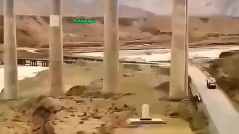 Only China in the world dares to build a railway in the desert.