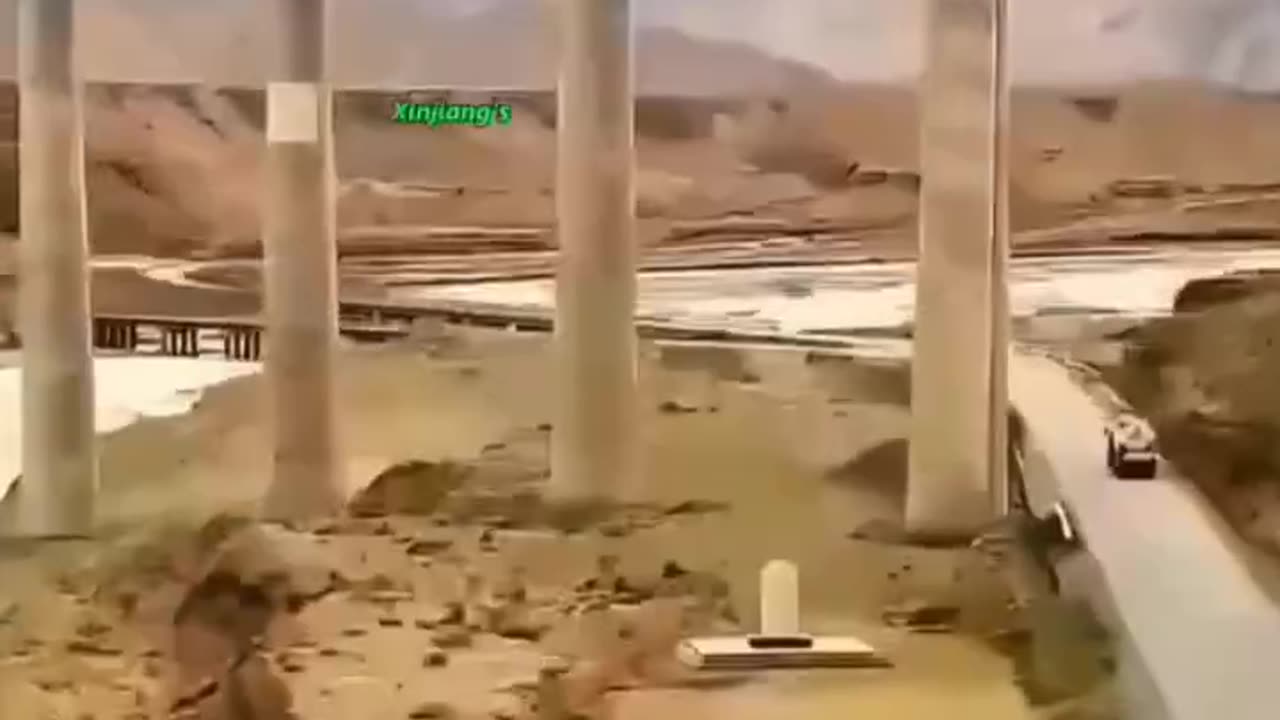 Only China in the world dares to build a railway in the desert.