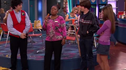 Drake & Josh - Lucy & Helen Stick-Up For Drake & Josh