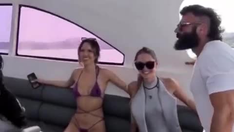 Dan Bilzerian with girls enjoying the high speed boat ride