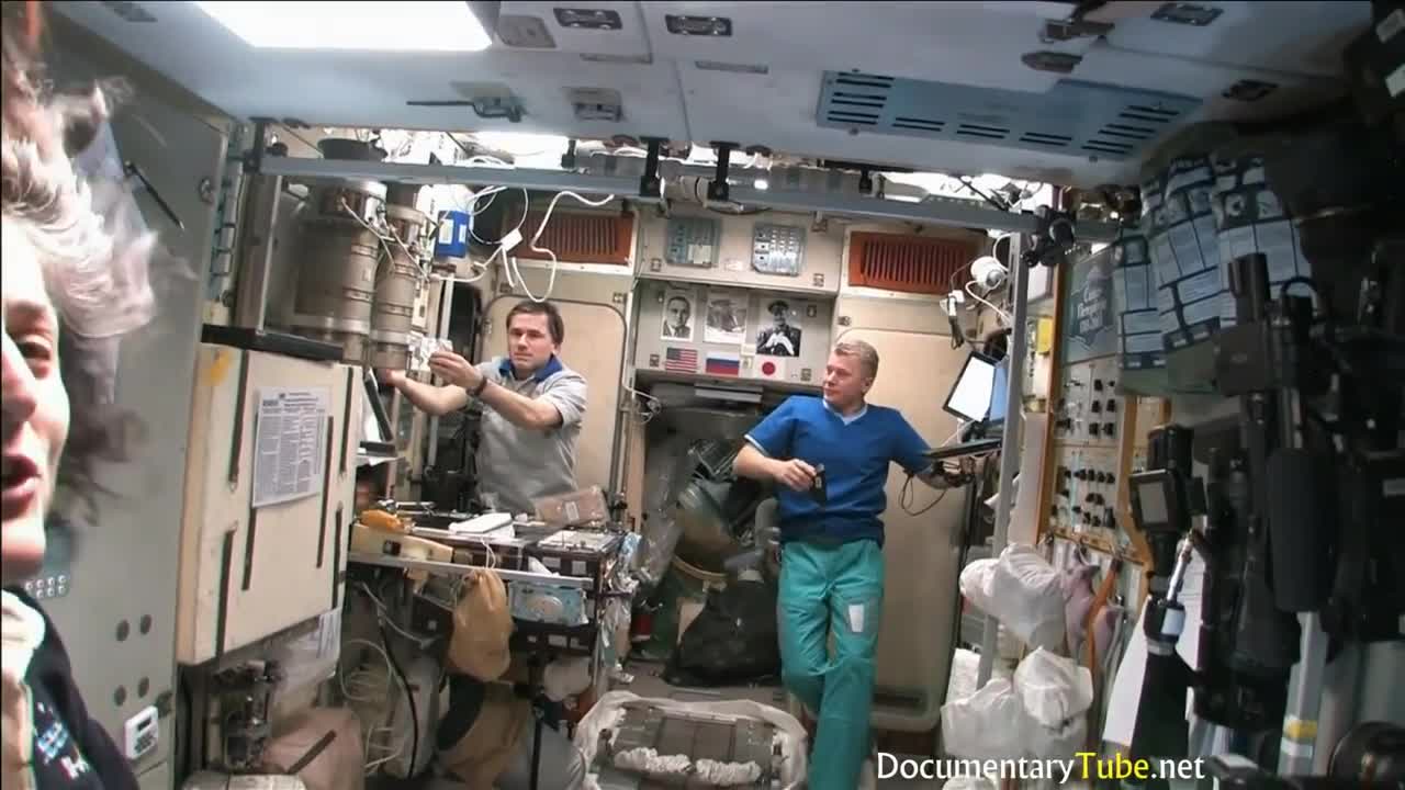 HOW IT WORKS The International Space Station