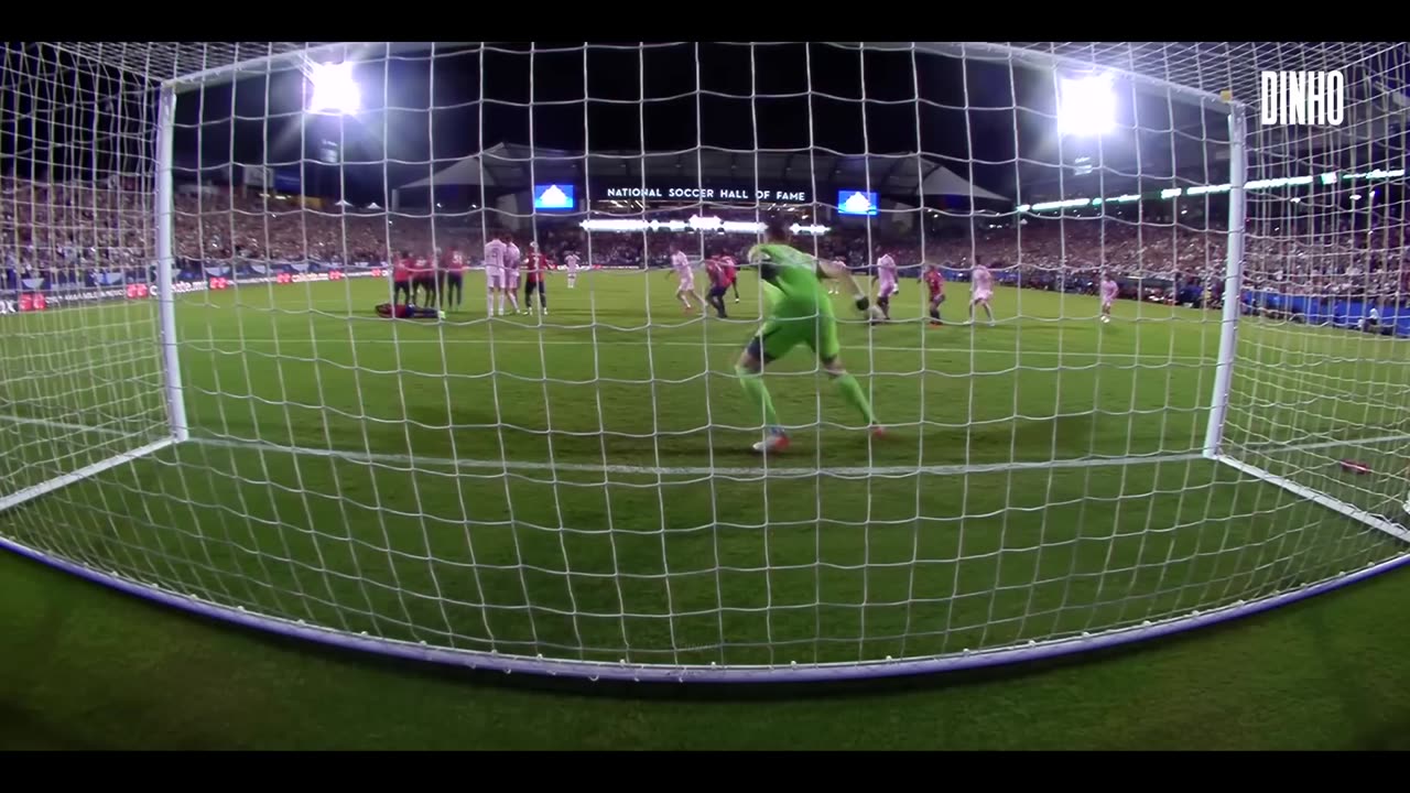 Messi free kick goal