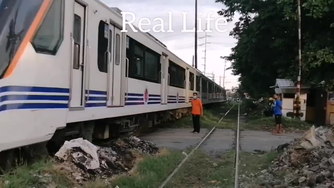 PNR PT INKA DHMU 8104 || Roblox VS Real Life || Philippine Railway Project || Roblox