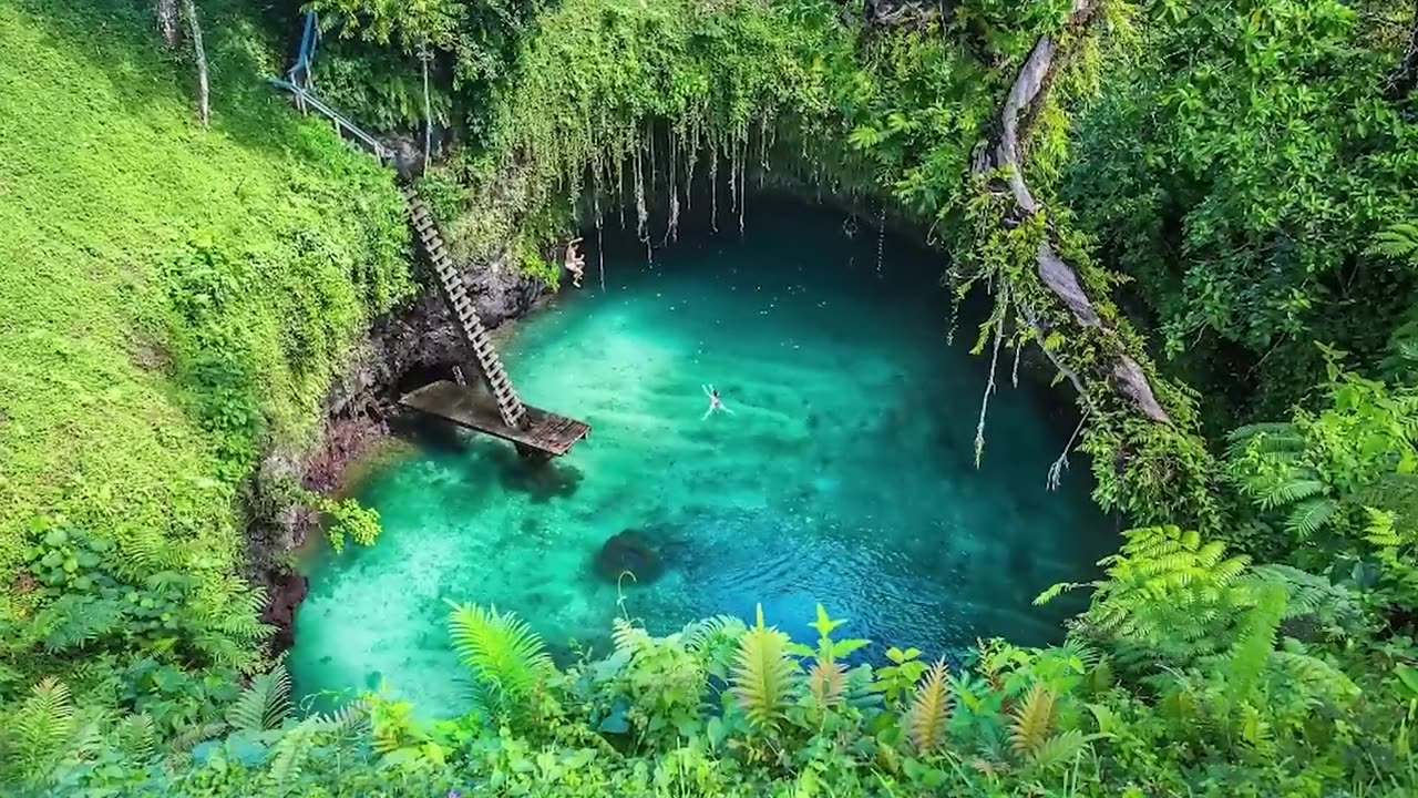 15 INCREDIBLE Oases and Natural Pools