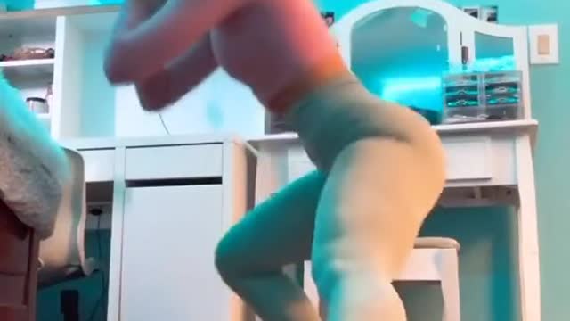 here’s a glute workout to do from home since all the gyms are closed