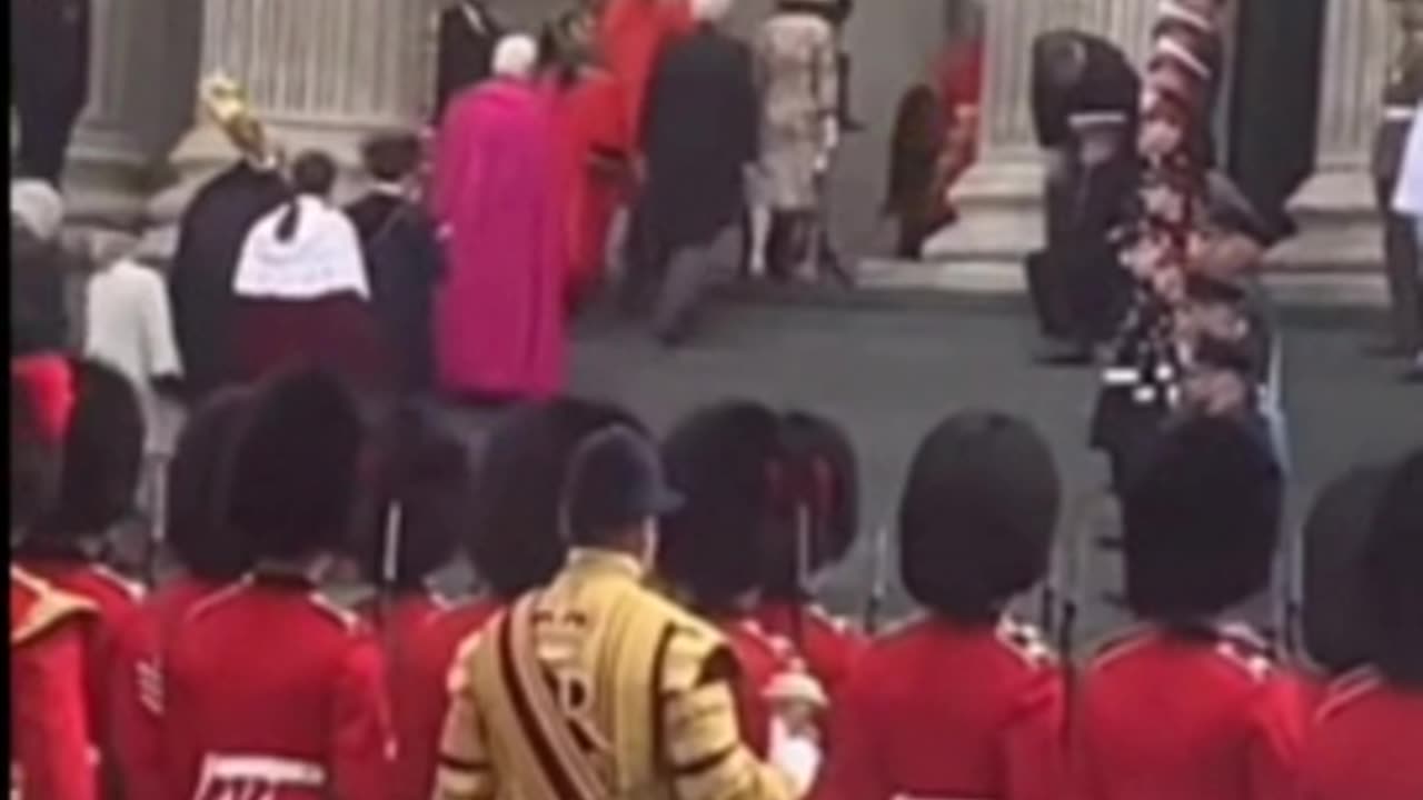 Κατέρρευσαν live μπροστά σε ηγέτες-“μαριονέτες”