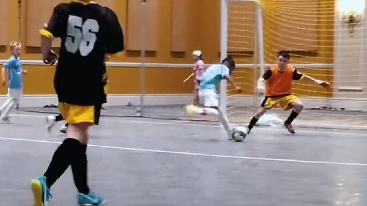 Kid’s skills are unreal #tekkers #tekkerz #football