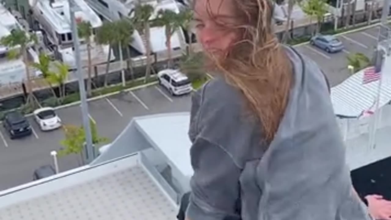 Who dares to dive from that height