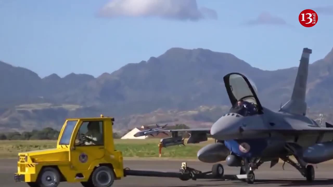 First group of Ukrainian pilots goes to training on F-16 jets by end of summer