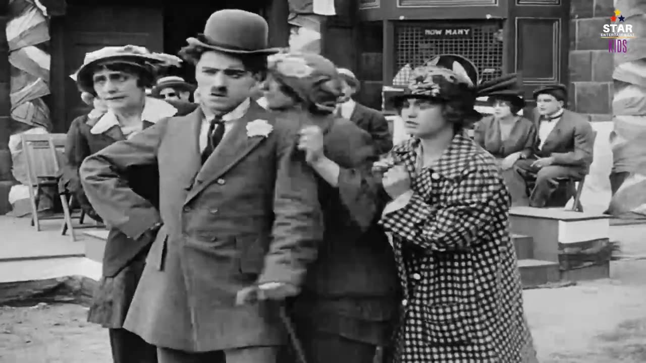 Chaplin_Chaplin___Mabel_s_Busy_Day_-_Full_Silent_Comedy_Movie___Charlie_Chaplin_Comedy_Videos(