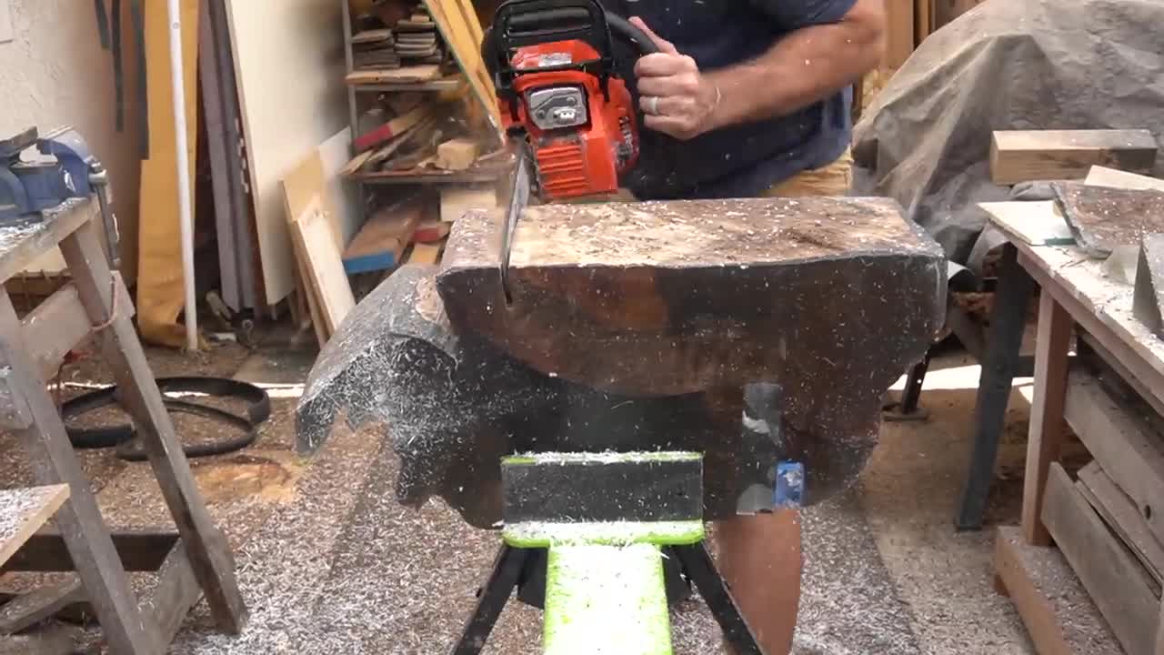 Carving a Rhino From Epoxy Resin & Walnut Burl3