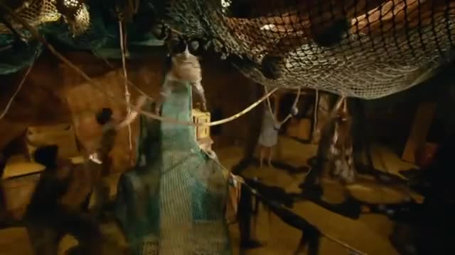 Jeeja yanin Raging Phoenix drunk dancing fight_Cut
