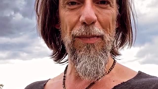 LA LIBERTA' LA COMPERI CON I SOLDI CHE NON SPENDI .