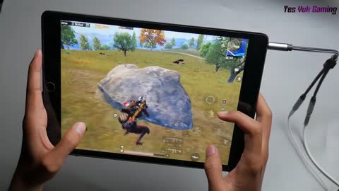 iPad 7 PUBG 4 Finger Full Gyro _ Solo Vs Squad