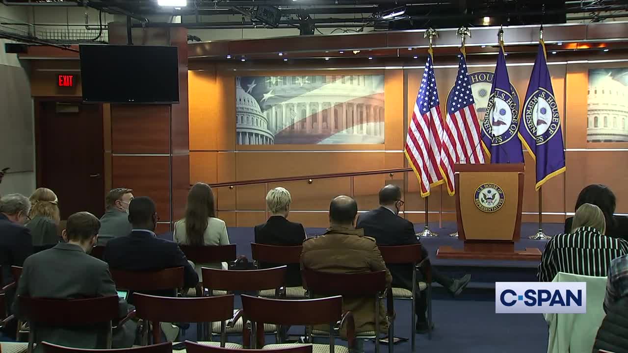 Reporters waiting on Nancy Pelosi presser clear the room after she tested positive for COVID