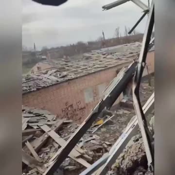 Ukrainians Fighting in the Ruins of a Bakhmut School 4/11