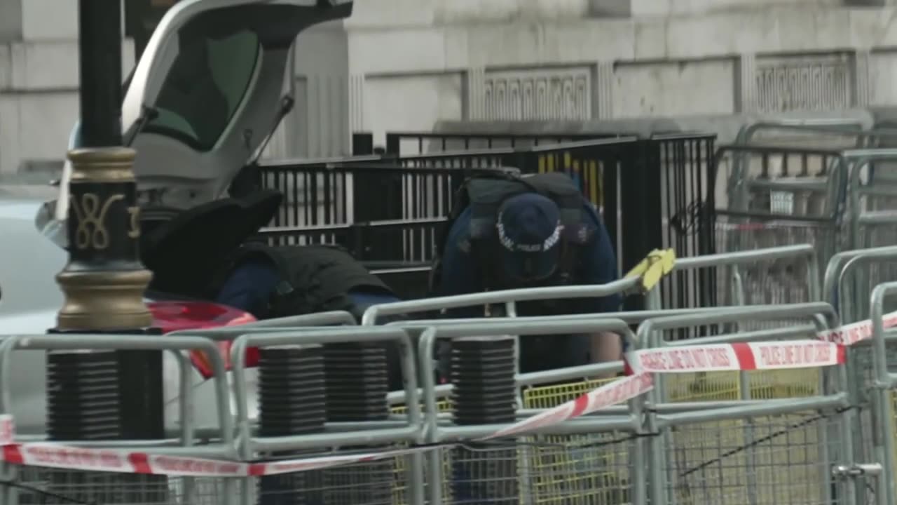 Man Arrested for CRASHING Car into 10 Downing Street Gates | BREAKING News