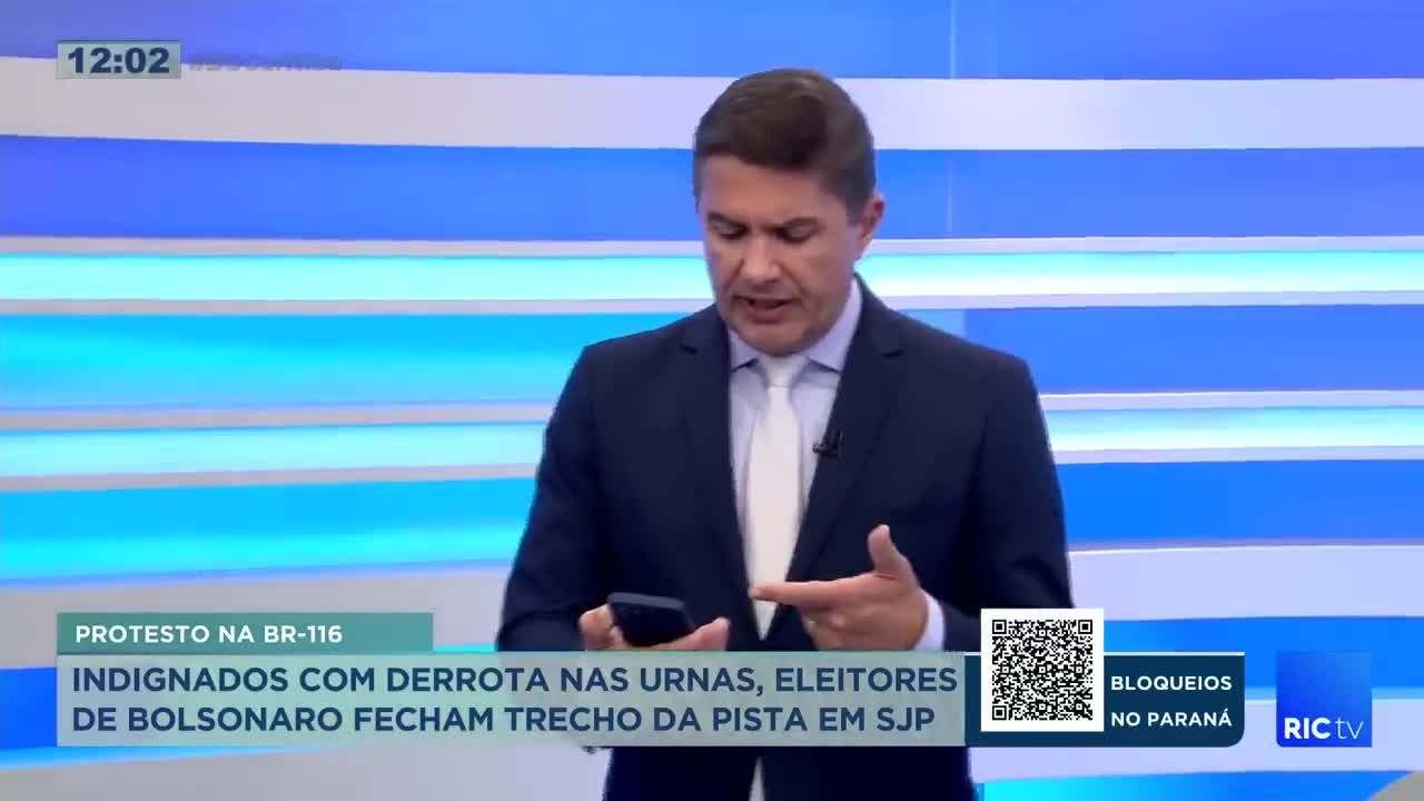 Caminhoneiros bolsonaristas fazem protestos e fecham estradas pelo Brasil