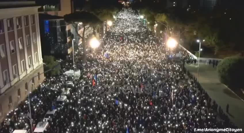 🇦🇱 Mass protest against rising cost of living and the government tonight - Tirana in Albania