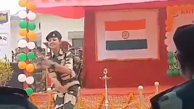 बहुत अच्छा ARMY girl Dance## sweet Deshbhakti kaa dance