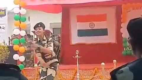 बहुत अच्छा ARMY girl Dance## sweet Deshbhakti kaa dance