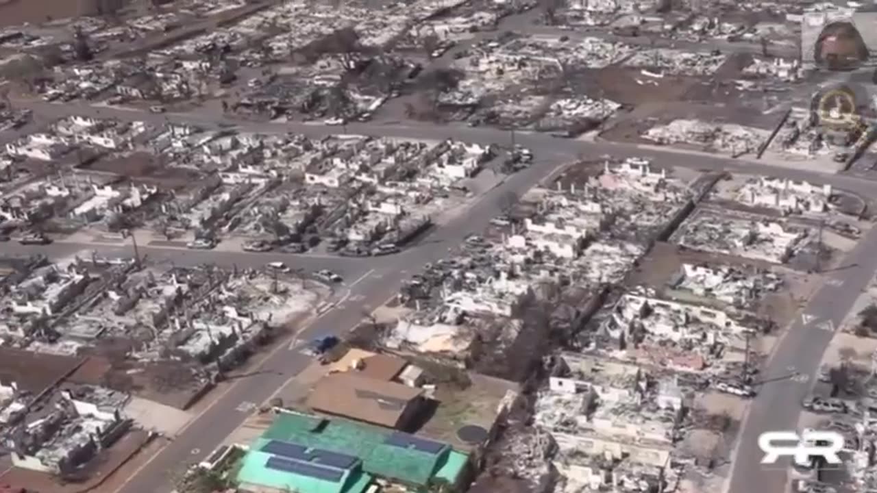 スティーブ・ファビスというコンピューターサイエンスとロボット工学の専門家は、マウイ島の山火事が地球軌道上の衛星から発生したという証拠を発見した。