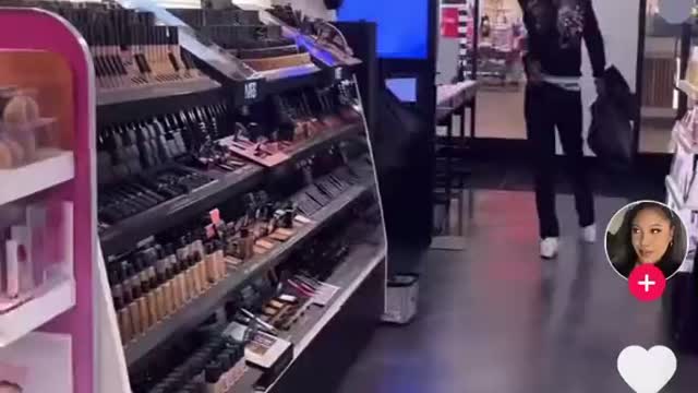 Shoplifters brazenly clear shelves of LA Sephora store