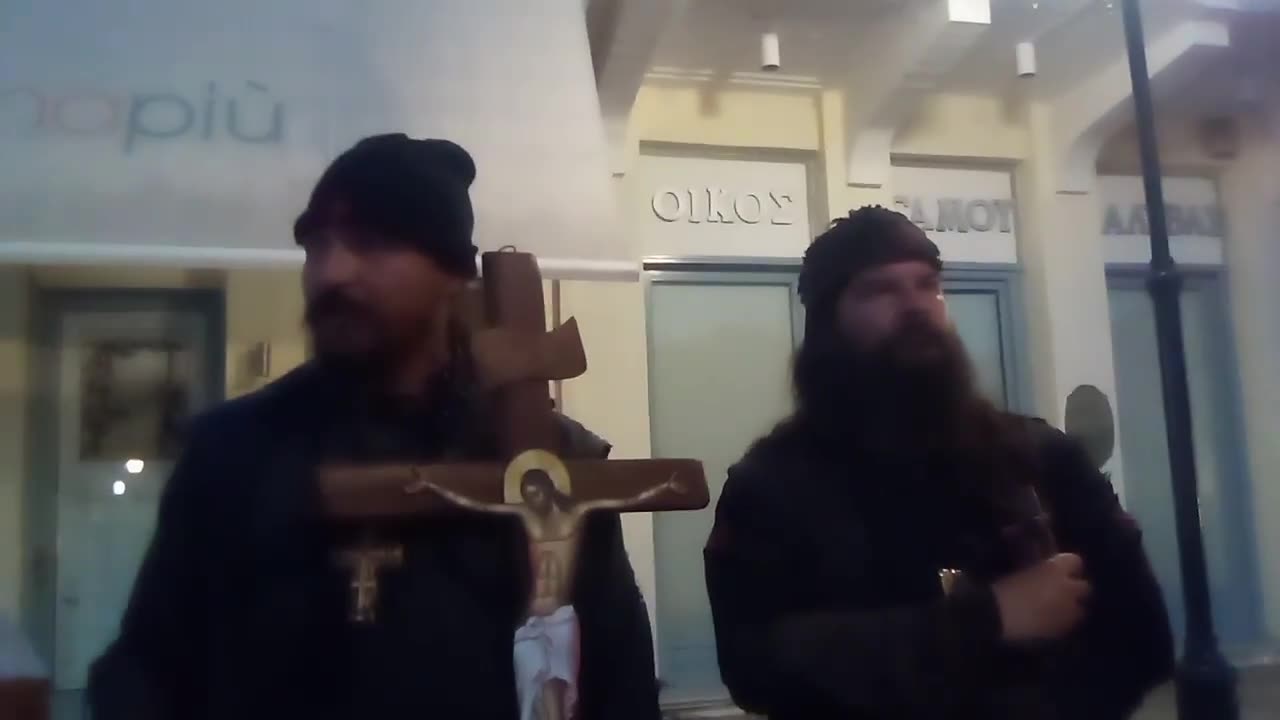 ΕΣΑΣ ΠΟΛΕΜΑΝΕ