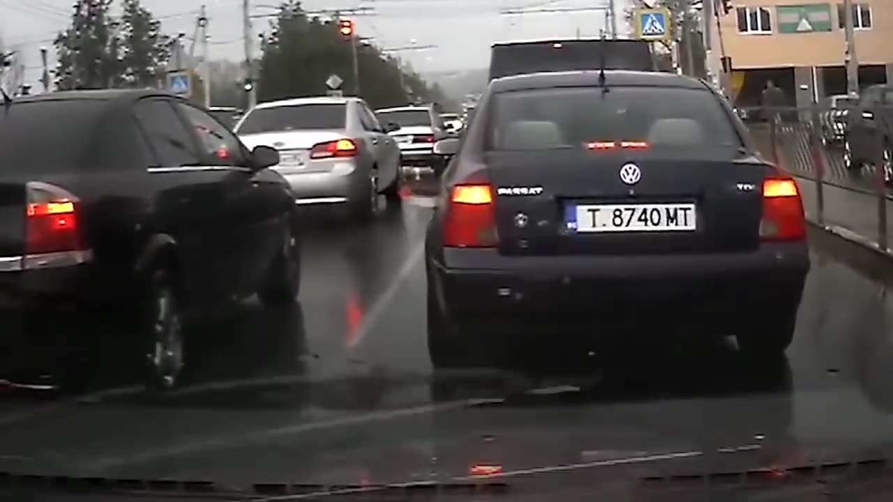 Best of Russian Driving Fails 2019