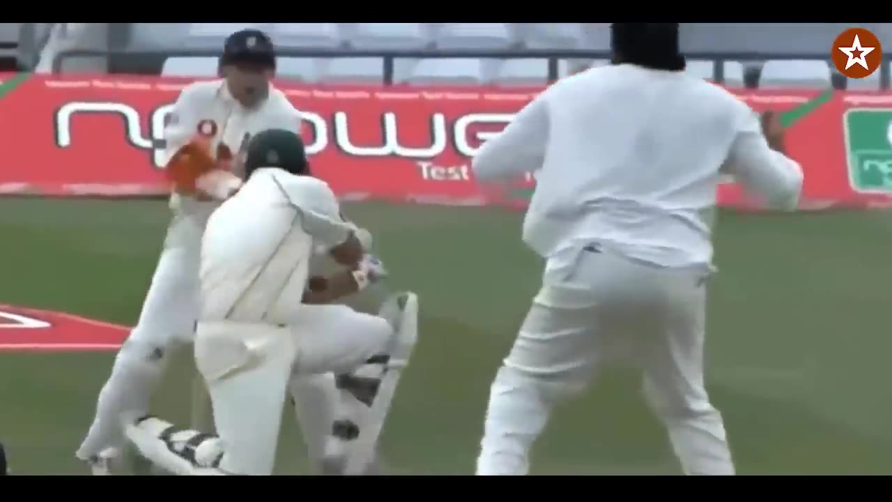 TOP 10 FUNNY OUTS IN CRICKET EVER