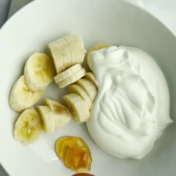 Peanut Butter Banana Frozen Yogurt Bites