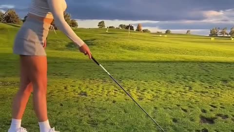 What a swing 🤯#short #golf #golfgirl #shorts