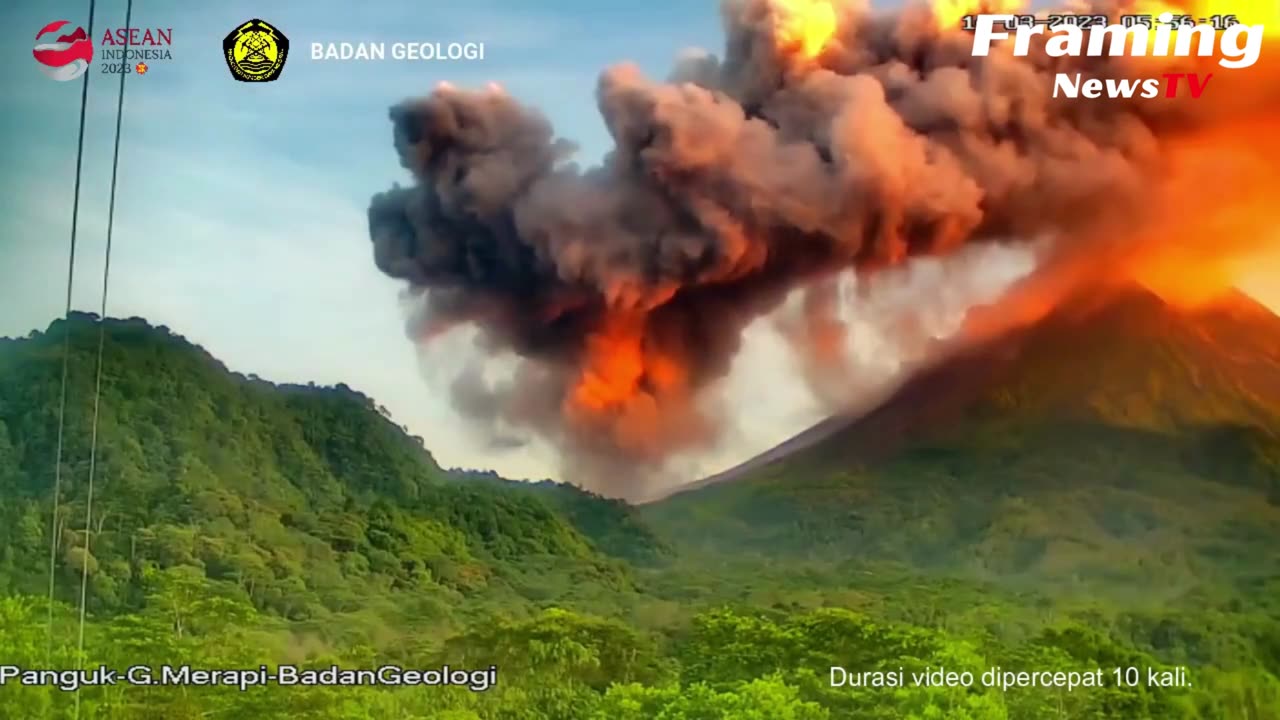 Momen Gunung Merapi Muntahkan Awan Panas dengan Jarak Luncur 1600 m ke Arah Kali Krasak