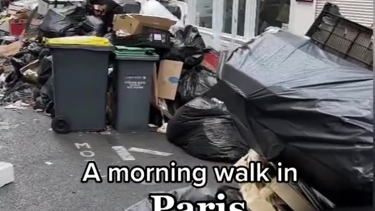 A morning walk in Paris