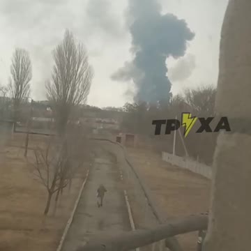 Επίθεση με πύραυλο κρουζ Kalibr της Ρωσίας σε ουκρανική αεροπορική βάση 6-3-2022_2