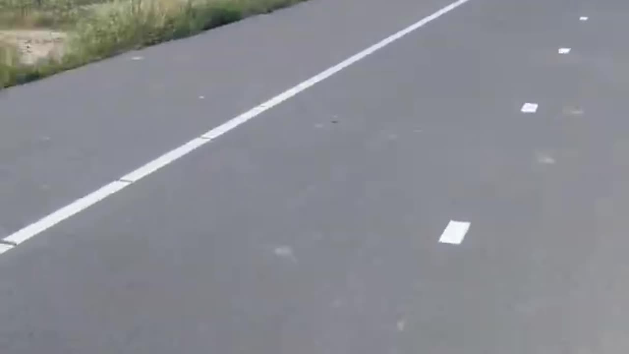 Pedalata verso la spiaggia di Amsterdam Ijburg.le ciclabili come le strade sono tutte così in Olanda non trovi una buca sulla strada e quando si forma la riparano come in Germania,in Svizzera e in tutti i Paesi civili...tranne che in Italia