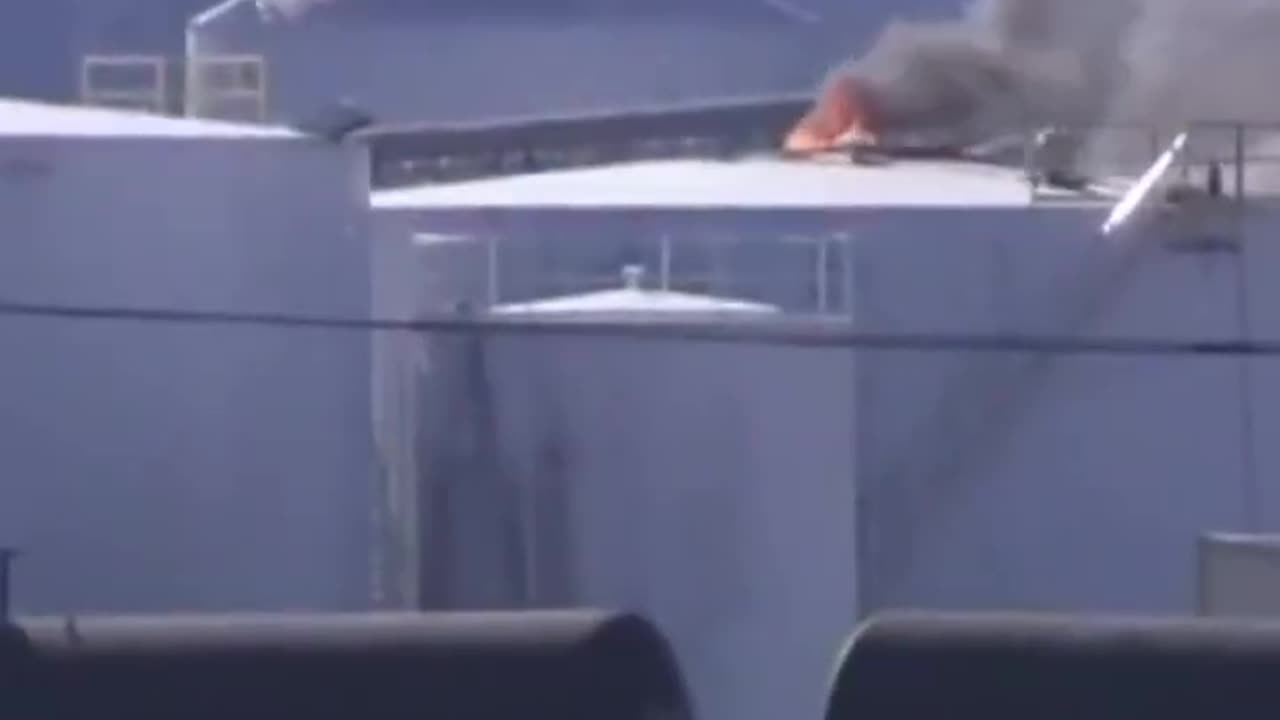 #Warning_ A fire breaks out at a chemical tank that leads to temporary evacuatio
