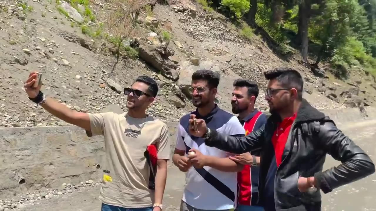 Arang Kel _ Most Beautiful Village In Pakistan _ Zulqarnain Sikandar _ Kanwal Aftab _ Kashmir Vlogs